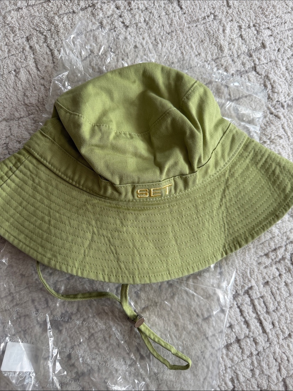 SET ACTIVE bucket hat